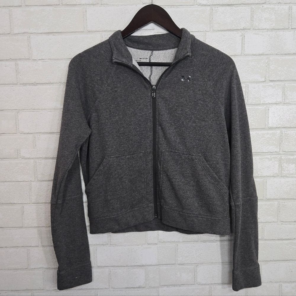 Under Armour dark gray sweatshirt